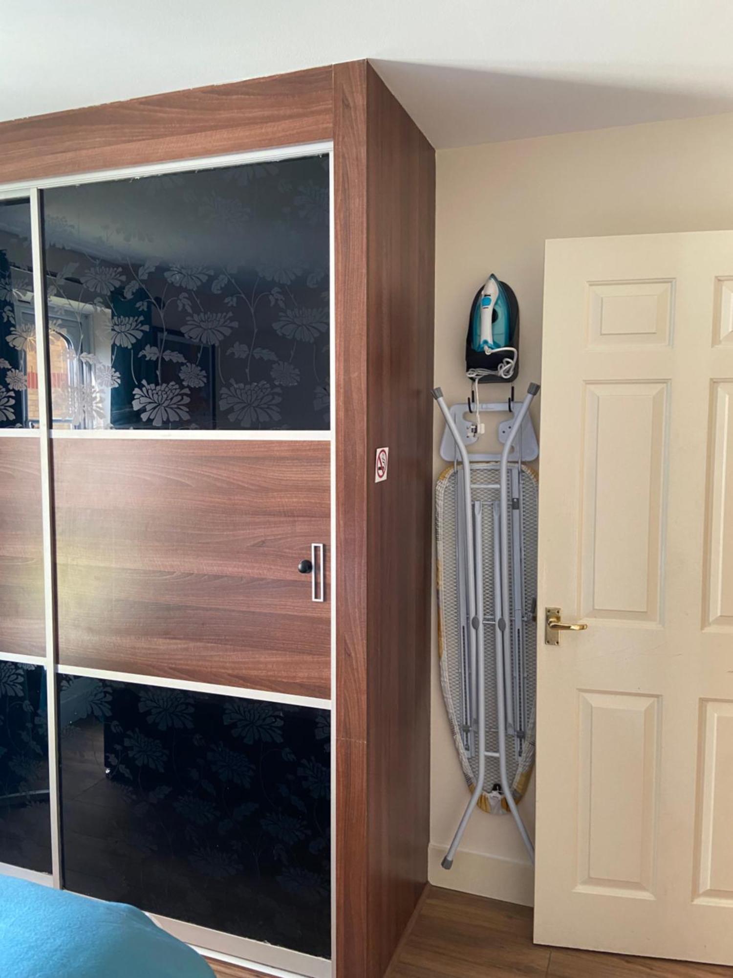 Appartamento Beautiful 2 Bed Waterfront With Parking Perfect For Canary Wharf - 2 Bed 2 Bath With High Speed Wifi And Netflix And Parking