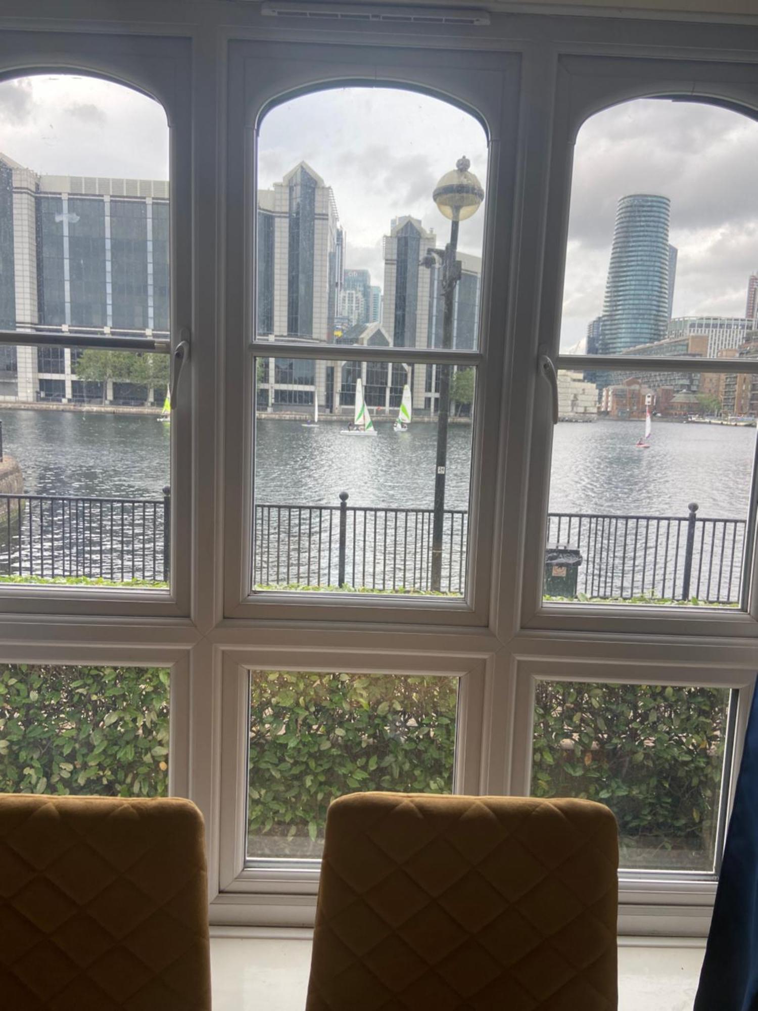 Appartamento Beautiful 2 Bed Waterfront With Parking Perfect For Canary Wharf - 2 Bed 2 Bath With High Speed Wifi And Netflix And Parking
